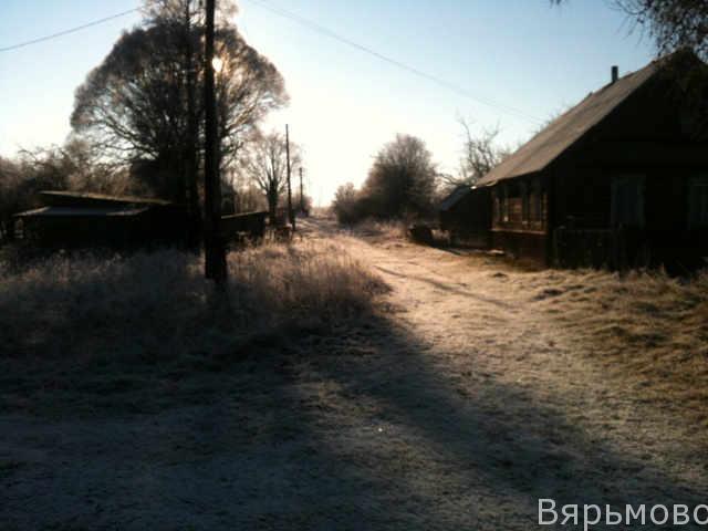 В Вярьмово небольшой снежок в деревне Вярьмово Красногородского района
